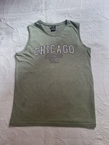 Camiseta regata Tamanho P Verde musgo 