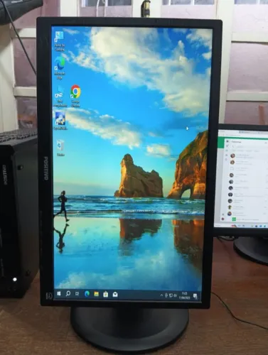 Torro monitor positivo 22 polegadas led saídas VGA DVI HDMI em perfeito funcionamento acom