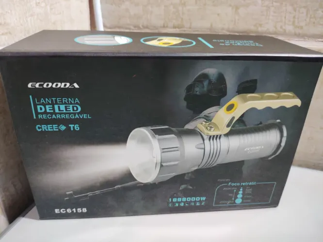 Lanterna Holofote Super LED Recarregável T6 - Camping e Aventura!