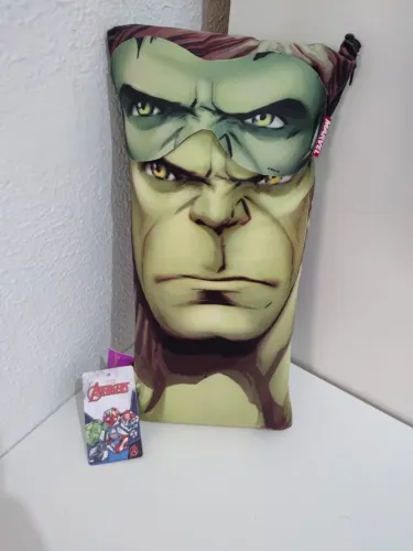 Travesseiro e Máscara de Dormir do Hulk