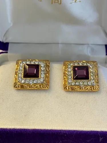 Cufflinks