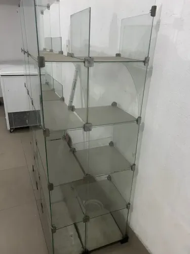 Estante para organização de vidro