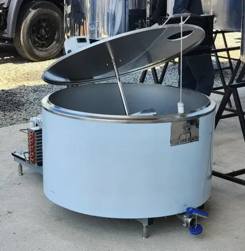Tanque Resfriador De Leite Novo Cilíndrico Vertical 200 L - 3.000 L