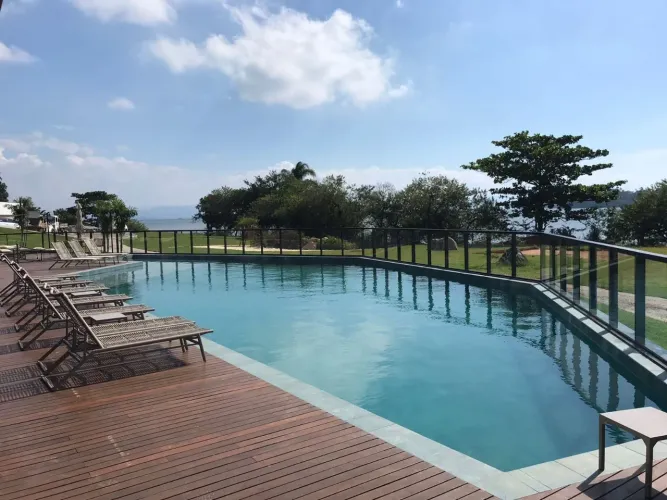Apartamento vista mar com área privativa de 134 m2 no João Paulo Florianópolis, valor R$3.