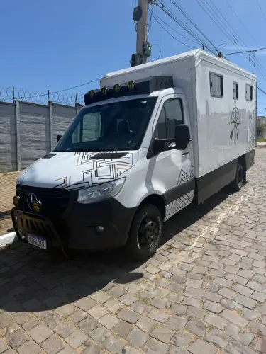 Motorhome impecável montagem sem uso 2025