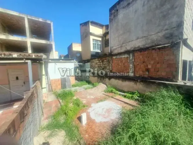Amplo terreno na Penha, coladinho à Rua Montevideo.