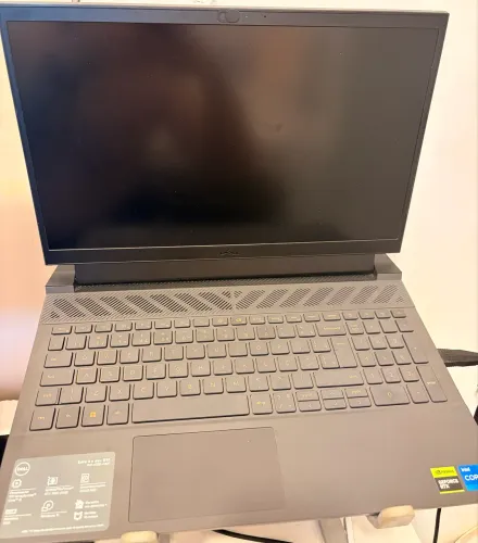 Dell G15 5530. - RTX 3050 - i7 13450HX - 08GB DDR5 - SSD 500GB NVMe