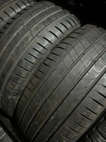 Pneu 225/55/18 Pirelli 85% Vida util