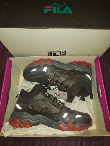 Tênis Fila Oakmont Tr Mid - Preto com Vermelho