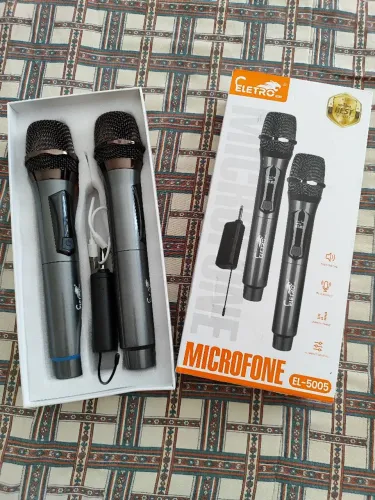 Caixa de som mundial com 2 microfones sem fio novos