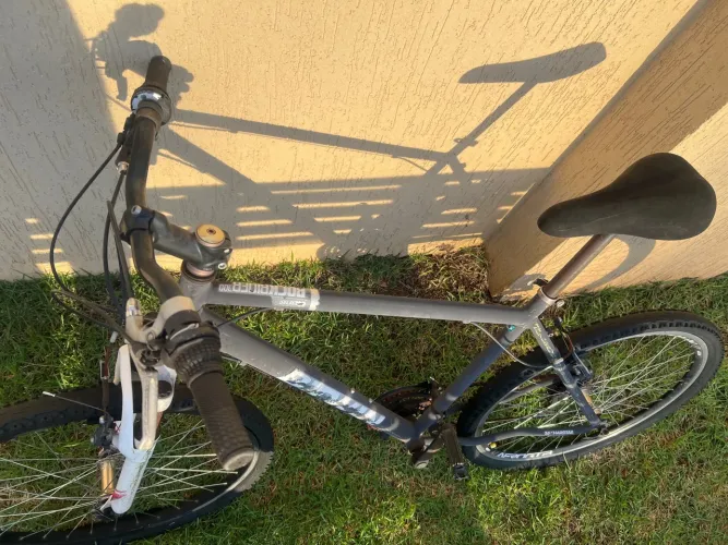 02 Bicicletas Rockrider 300 e Caloi Alumínio