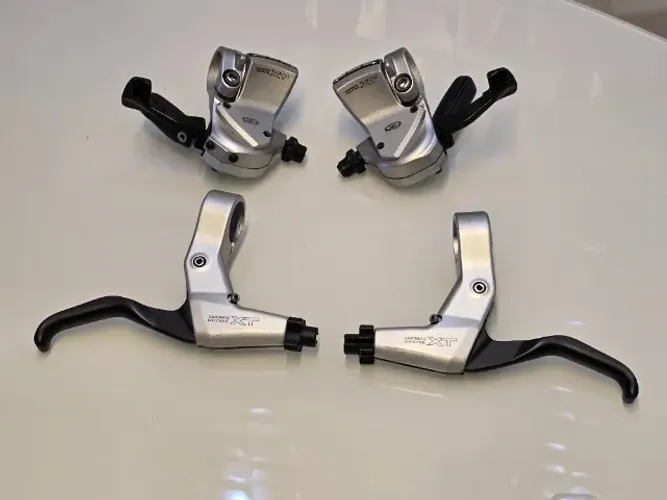 Trocador Shimano Deore XT M750 + Manetes Shimano Deore XT BL M-739 (perfeitas)