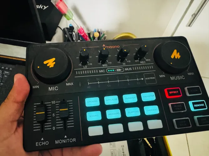 Interface de Audio para Podcast Maonocaster