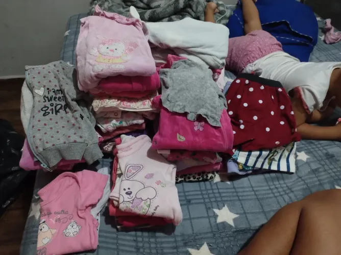 Vende-se roupa de bebê 0 a 9 meses P M G menina