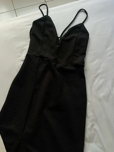 Vestido Preto Midi