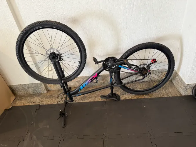 BICICLETA KSW PRATICAMENTE NOVA