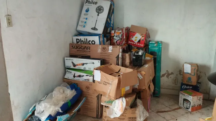 Lote de eletrodomésticos para conserto ou retirada de peças