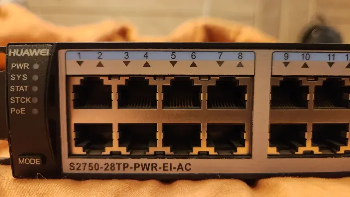 Switch de Rede Huawei S2750-28TP-PWR-EI-AC