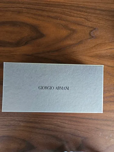 Óculos giorgio armani.