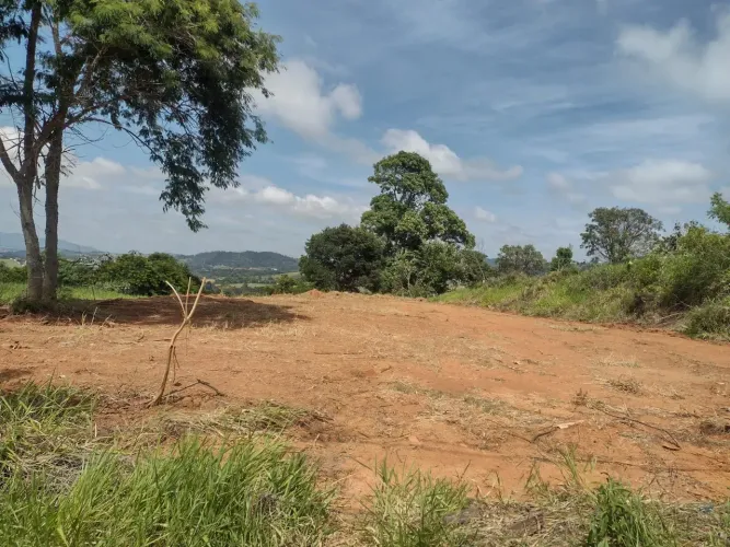 Terreno  de  1180 m² Com Vista Para a Cidade no  Boa Vista - Piracaia - SP