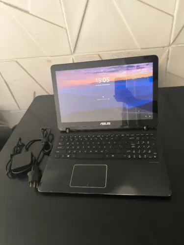 Notebook Asus Q524UQK - 2 em 1 Premium com Tela Touch