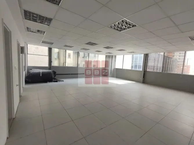 Sala Comercial para Locação na República - São Paulo-SP: 2 Salas, 2 Banheiros, 121m² de Ár