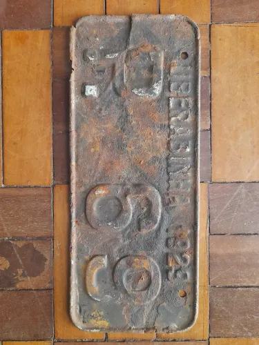 Placa de Carro Antiga Original da Época em que Uberlândia se Chamava Uberabinha