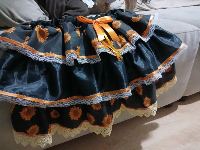 Saia floral com babados