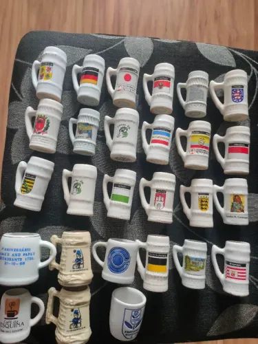 Coleção de miniaturas de canecas antigas Bar do Alemão em Curitiba. COLECIONADORES