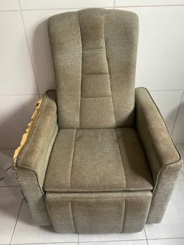 Poltrona Reclinável do Papai - Super Confortável! Precisa de Pequeno Reparo