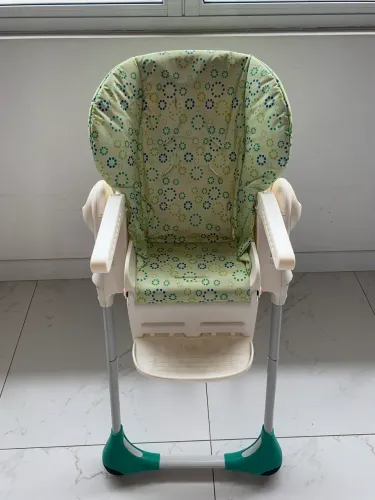 Cadeirinha de alimentação 