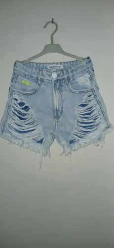 Short Jeans Marca Lança Perfume
