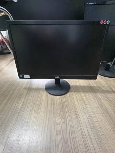 Monitores diversos, pra vender rápido !!!!!!!