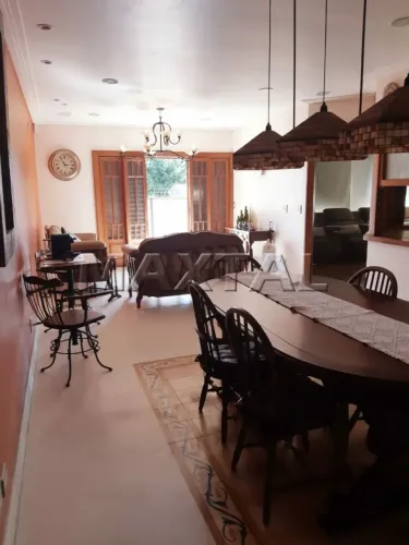 Casa à venda, Vila Paiva, 370m², 4 suítes, 8 vagas, 3 salas, varanda, jardim de inverno e