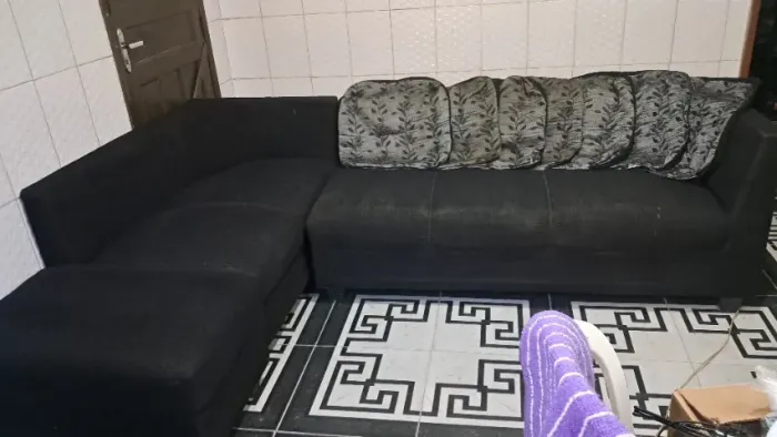 SOFA L CONSERVADO ( 7 capas de almofadas)