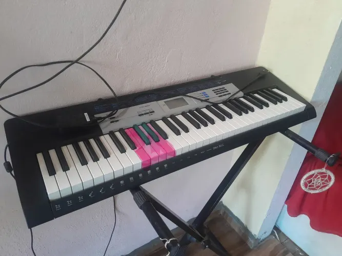 Teclado/piano eletrônico foda