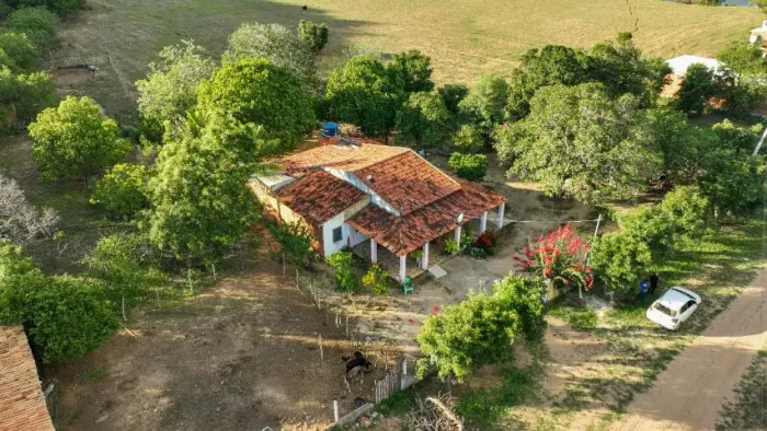 Propriedade Rural à Venda em Poço Redondo/SE - 175.000 m² com Casa Sede e Vista para o Rio