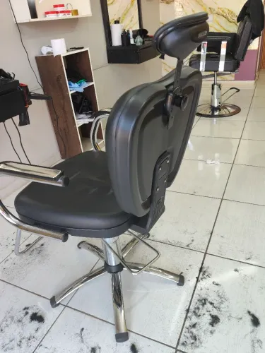 Duas cadeiras hidráulica, marca dompel