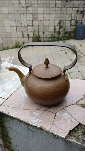 Chaleira de metal