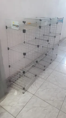 Vendo um balcão expositor de loja