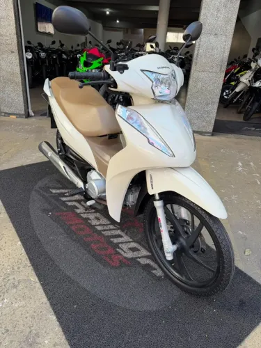 HONDA BIZ 2021 - BAIXO KM - NA MARINGÁ MOTOS