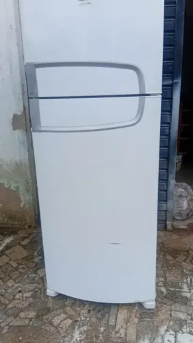 VENDO UMA GELADEIRA CÔNSUL FROSTFREE 