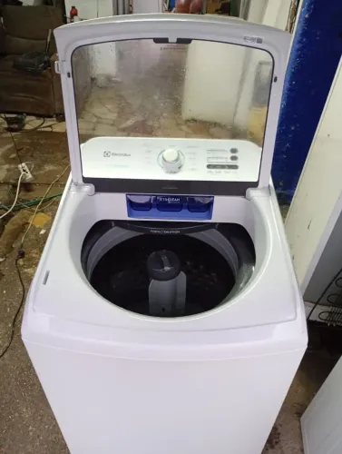 Máquina de lavar roupa Electrolux 17kg semi nova e com garantia