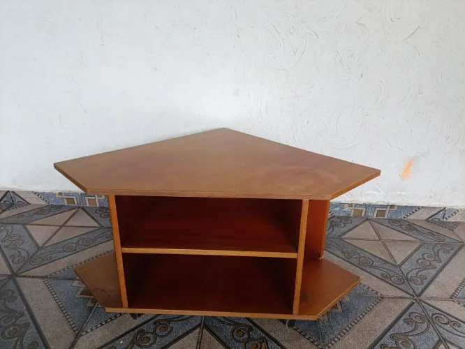 Rack triangular madeira
