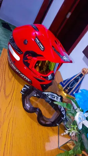 Capacete novo de Motocross ou uso normal com 2 oculos