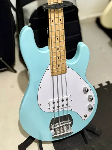 Baixo Waldman mb100 music man