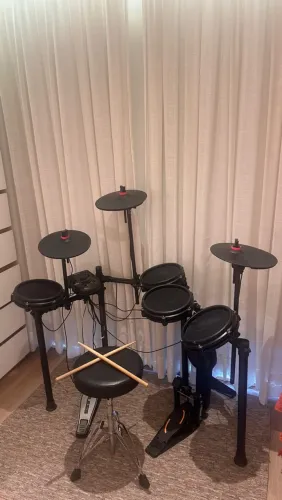 Bateria alesis nitro mesh