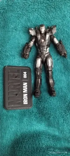 Iron Man máquina de guerra.