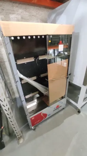 assadeira de frango 70kg com 6 espetos giratorios + queimadores em infravermelho