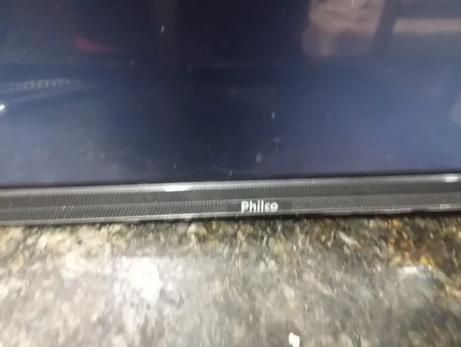 Vendo ou troco 4 televisão com defeito por uma funcionando e vai duas  de brinde 